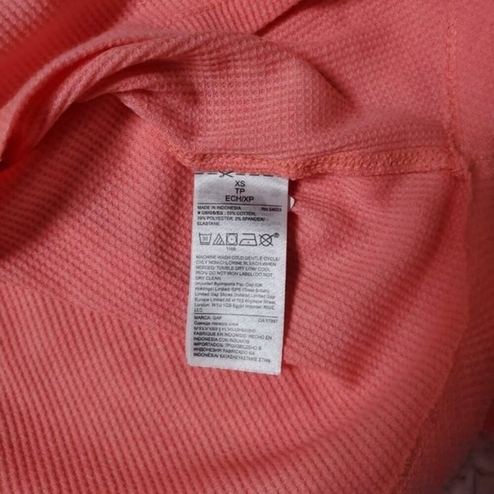 Gap Fit Women’s Bright Coral Long Sleeve Tee – Size XS - Picture 9 of 9